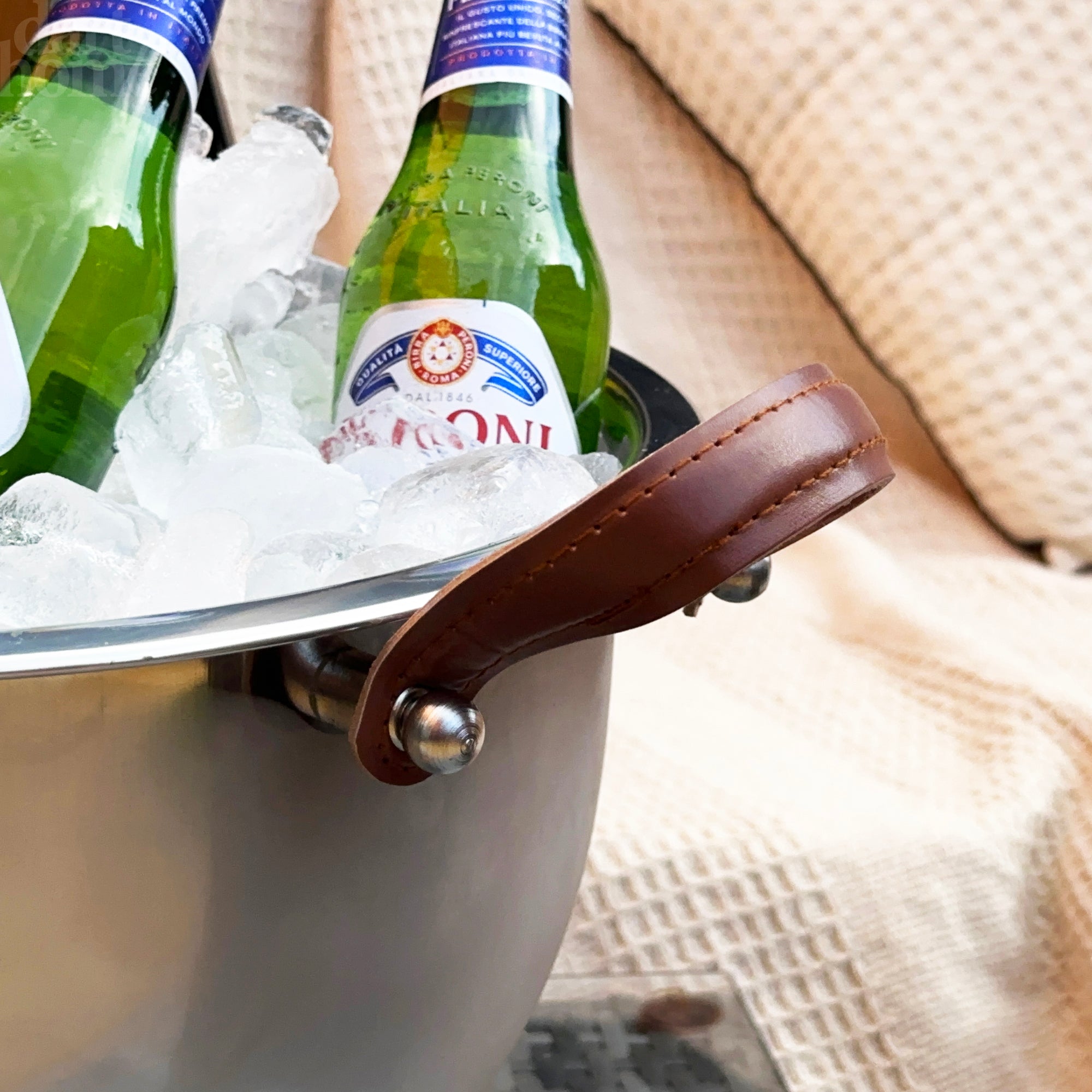 Großer Champagnerkühler mit Griffen aus Kunstleder