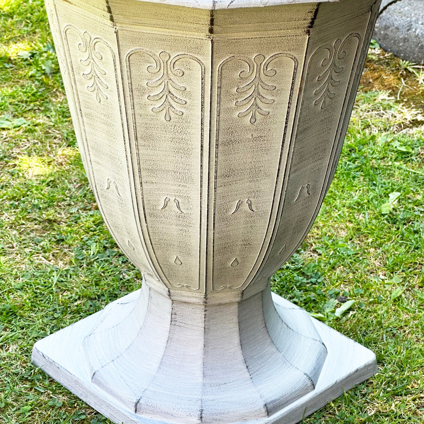 Large Kallos Urn Planter