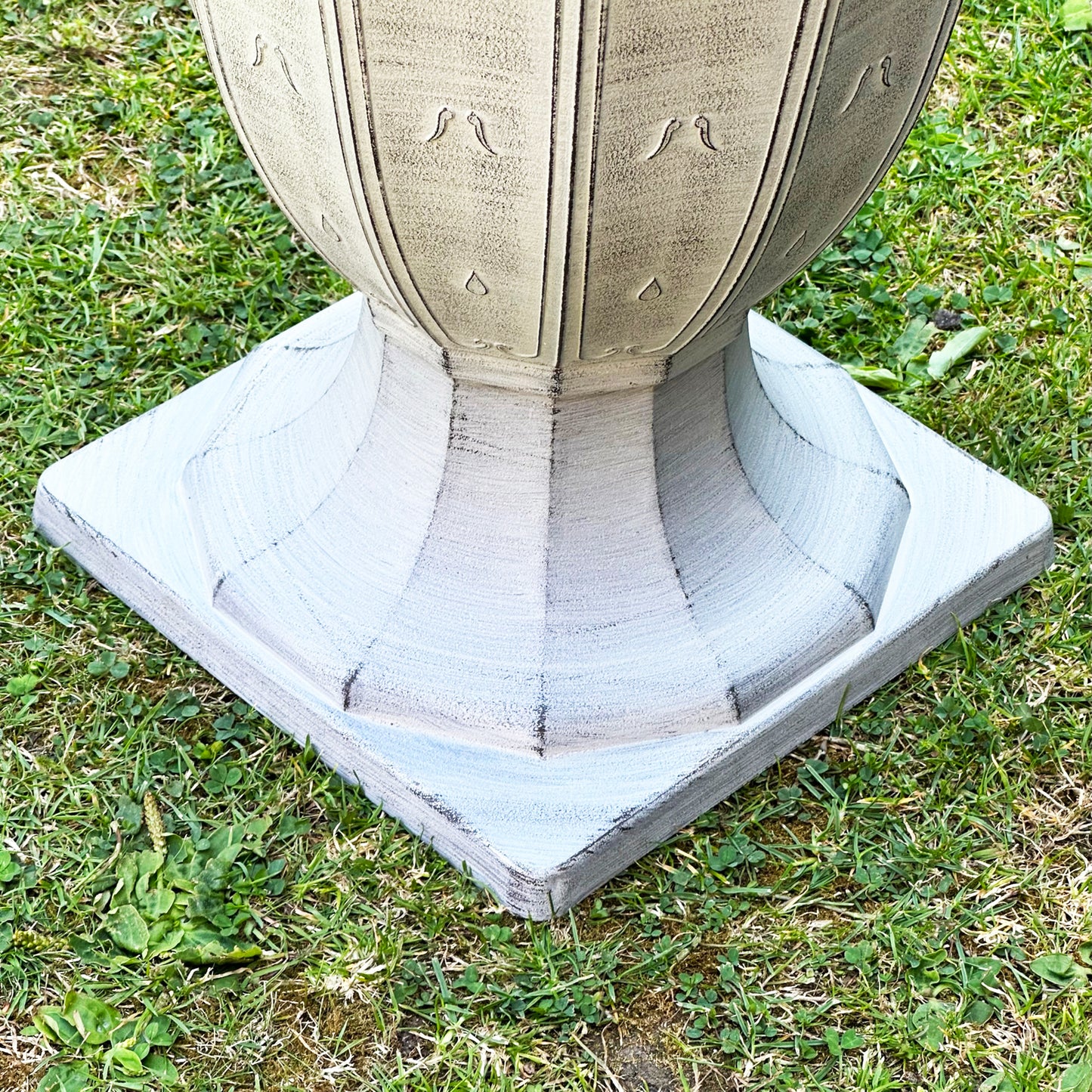 Large Kallos Urn Planter
