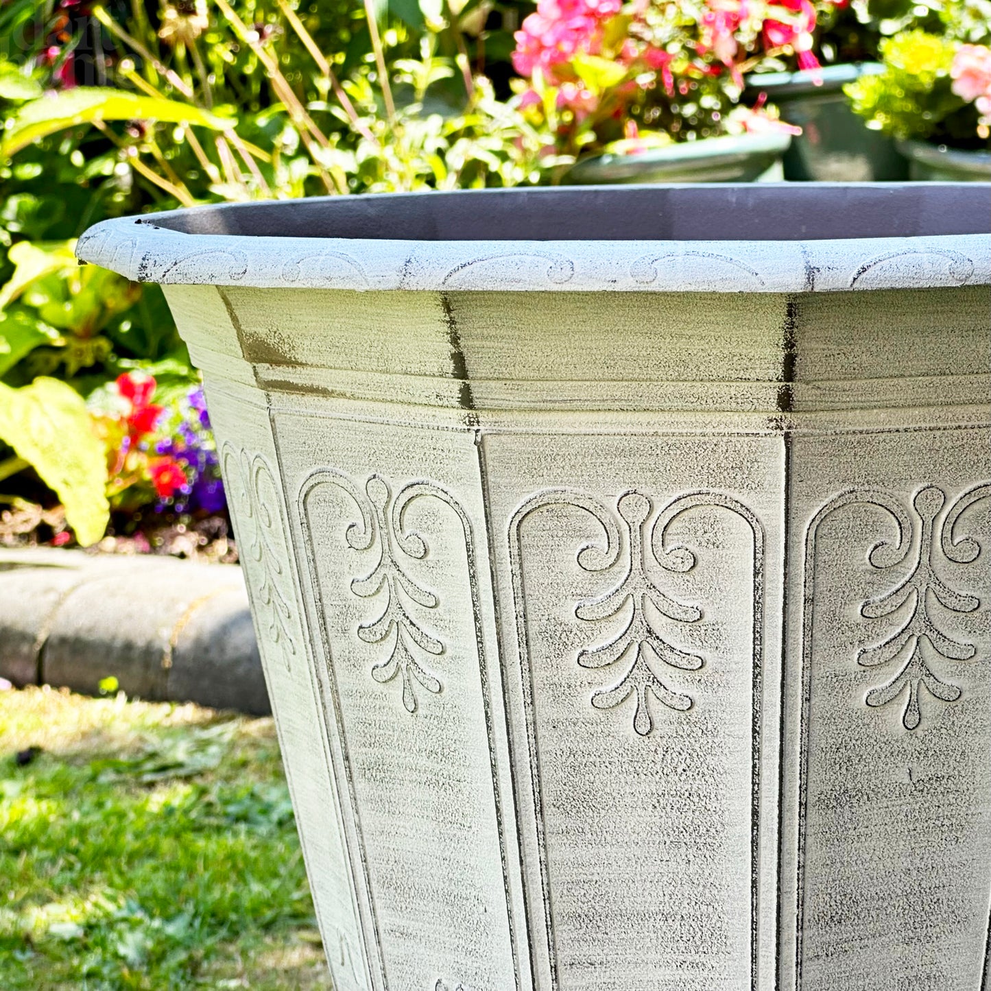Large Kallos Urn Planter