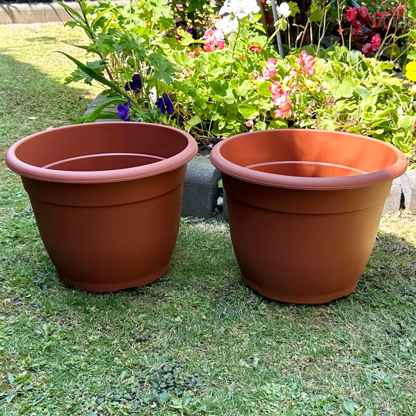 Set Of 2 Terracotta Plastic Planters 9.5L