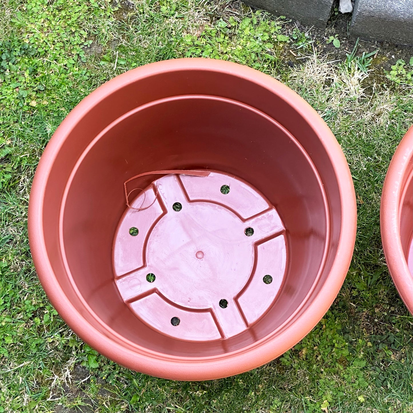 Set Of 2 Terracotta Plastic Planters 9.5L