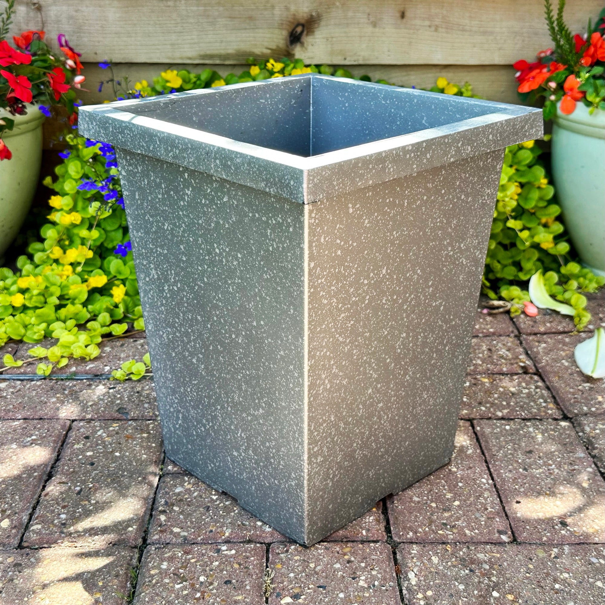 Darthome verzinkter silberner hoher quadratischer Übertopf 13,5 l