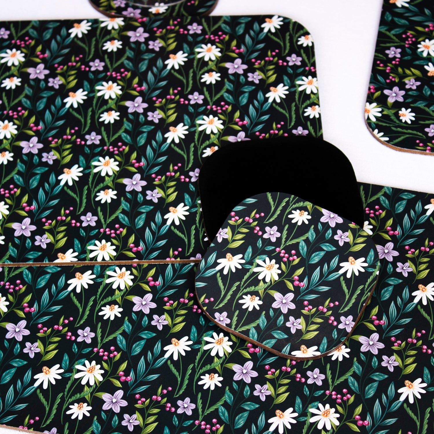 Set Of 4 Velvetback Wildflower Placemats and Coasters