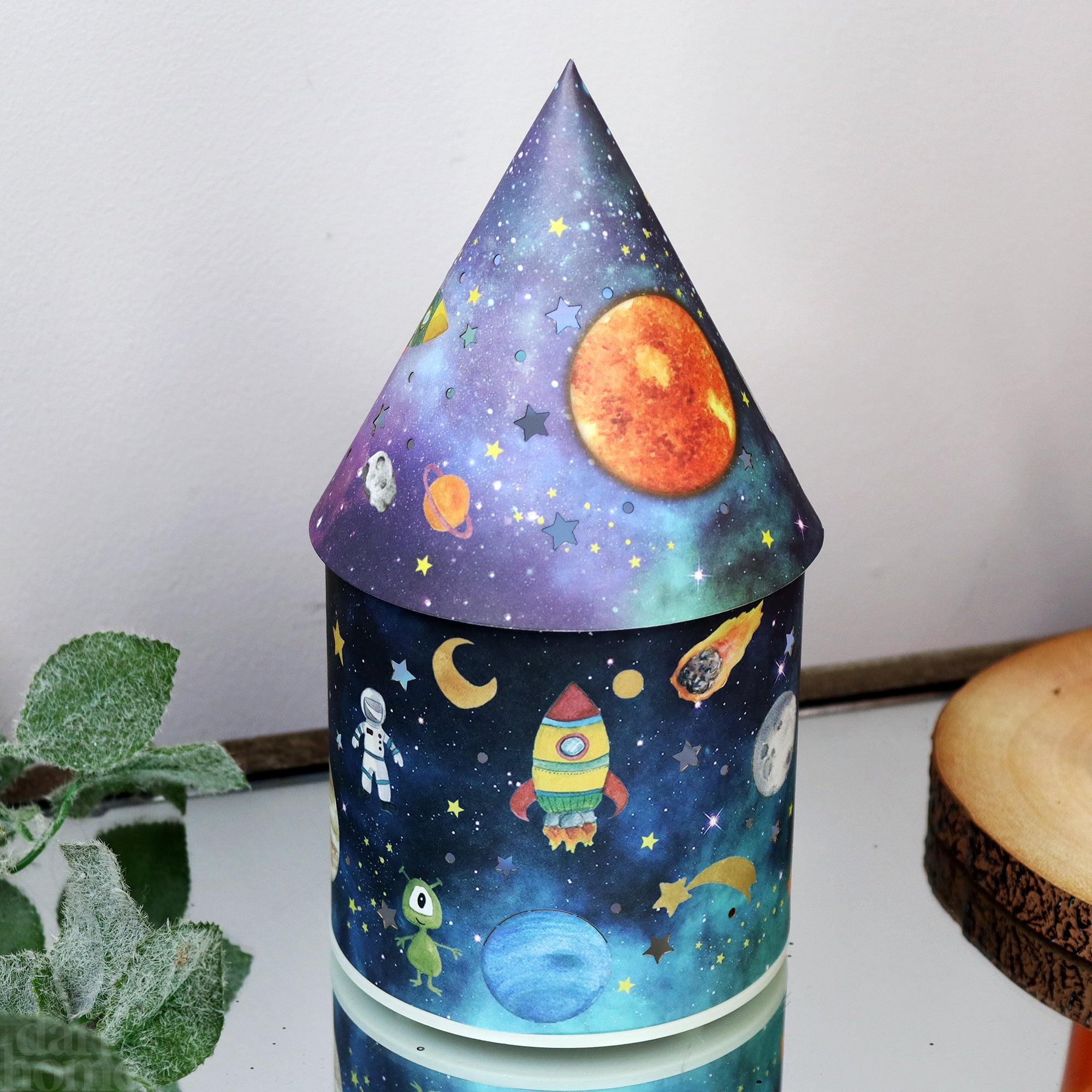 Farbwechselndes, leuchtendes Deep-Space-Haus