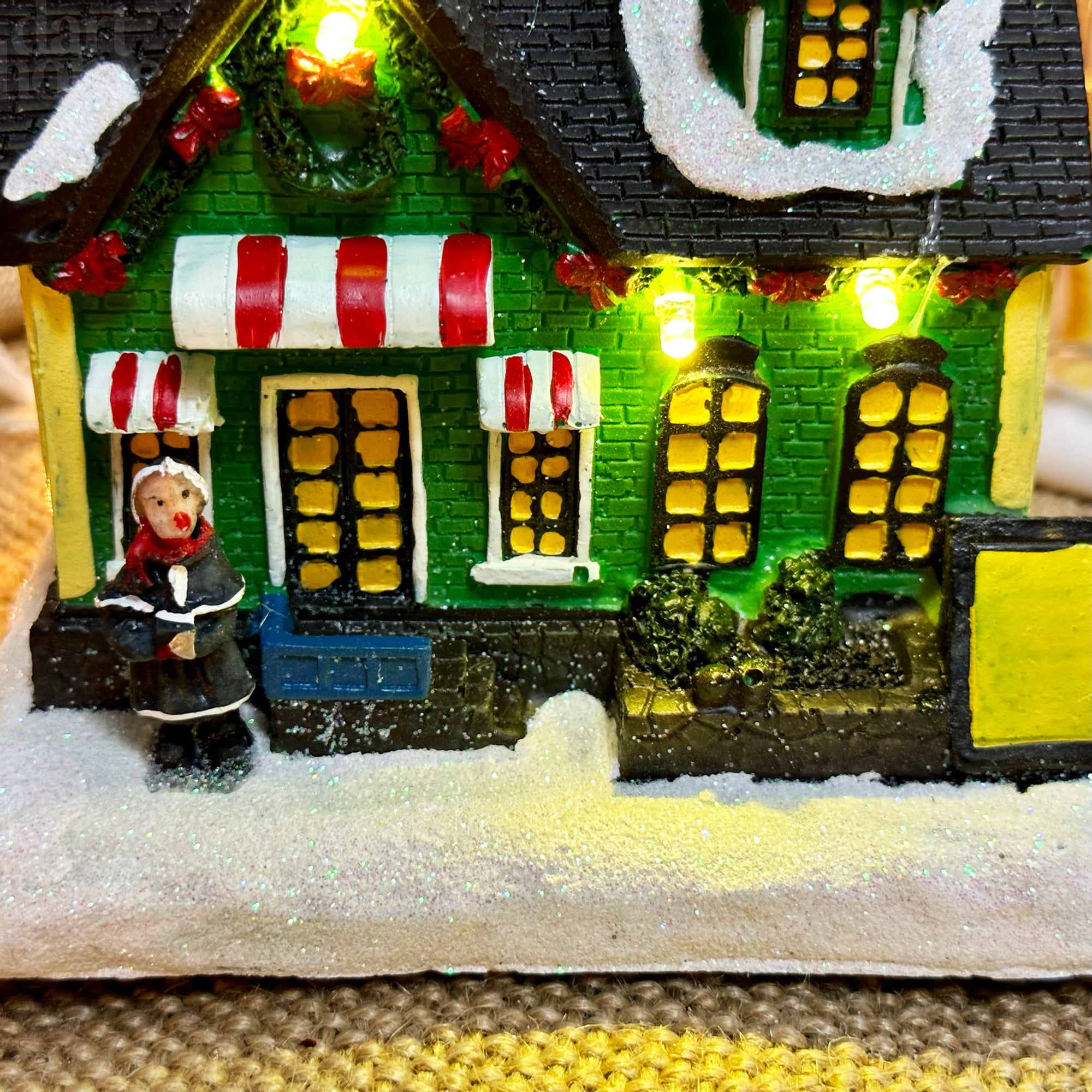 Leuchtende Weihnachtsdekoration für den Blumenladen