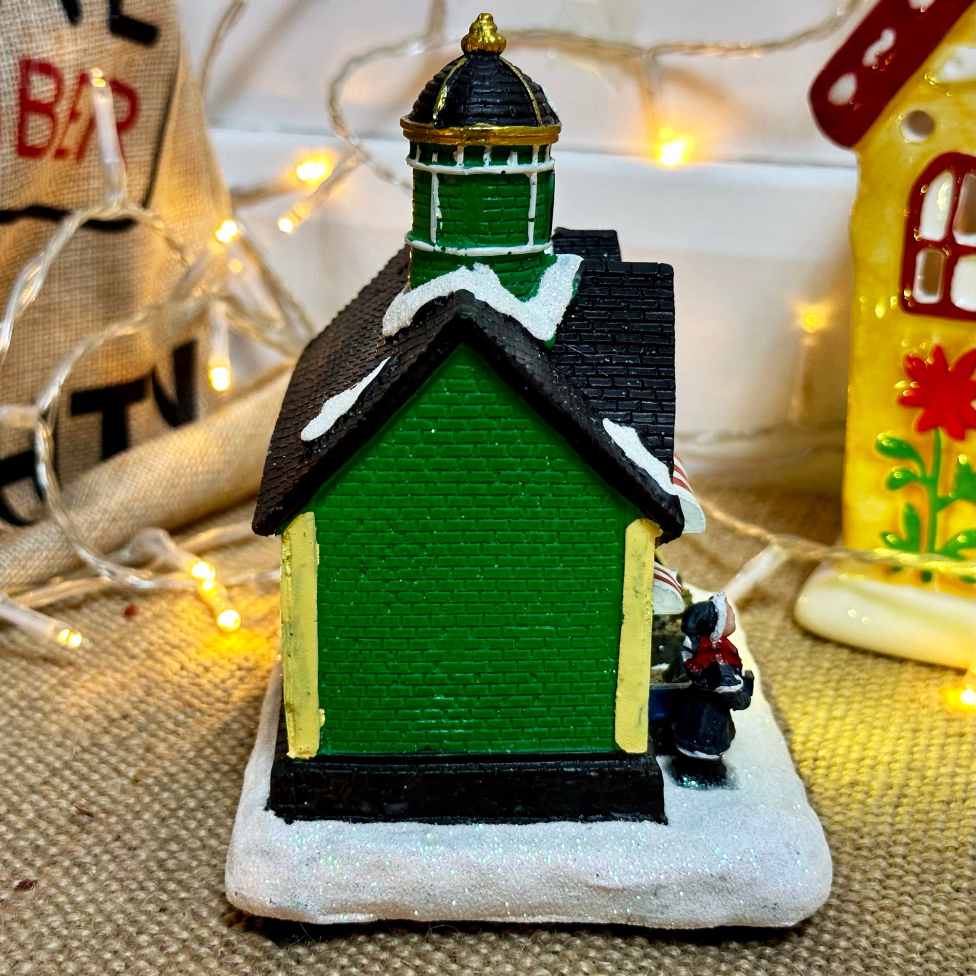 Leuchtende Weihnachtsdekoration für den Blumenladen