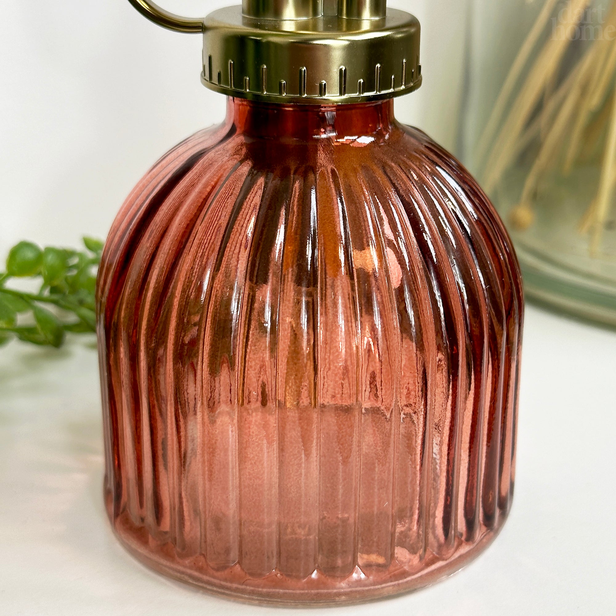 Hellroter Pflanzenvernebler aus geripptem Glas, 200 ml