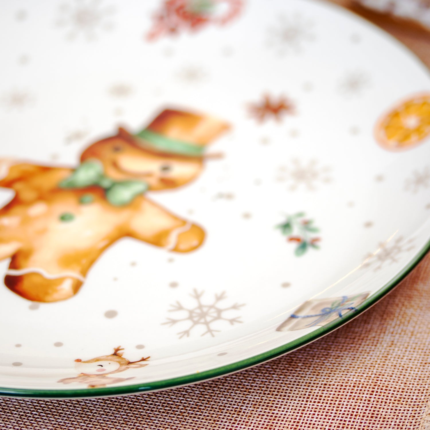 Set Of 4 Gingerbread Man Dinner Plates