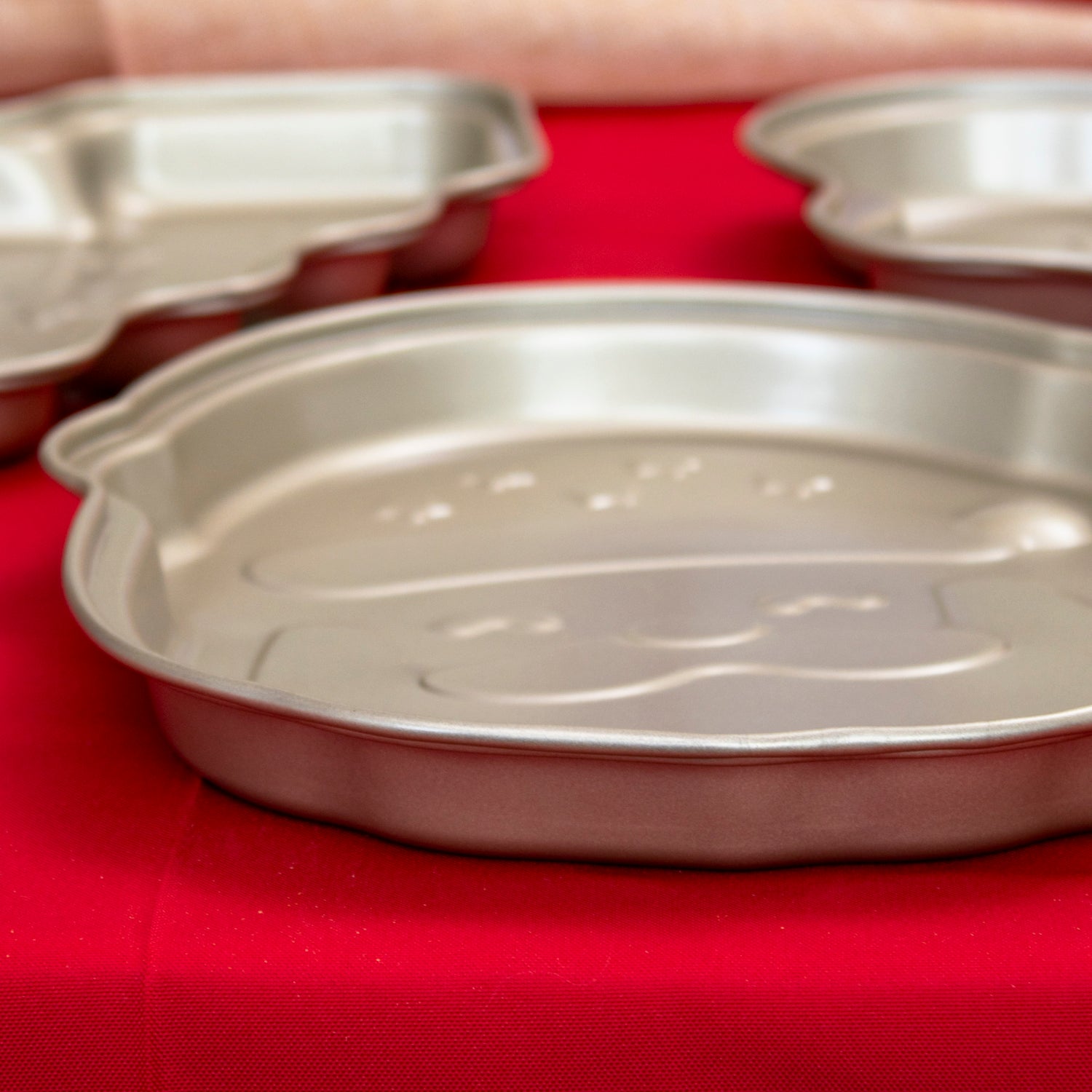 Set Of 3 Gold Christmas Cake Tins