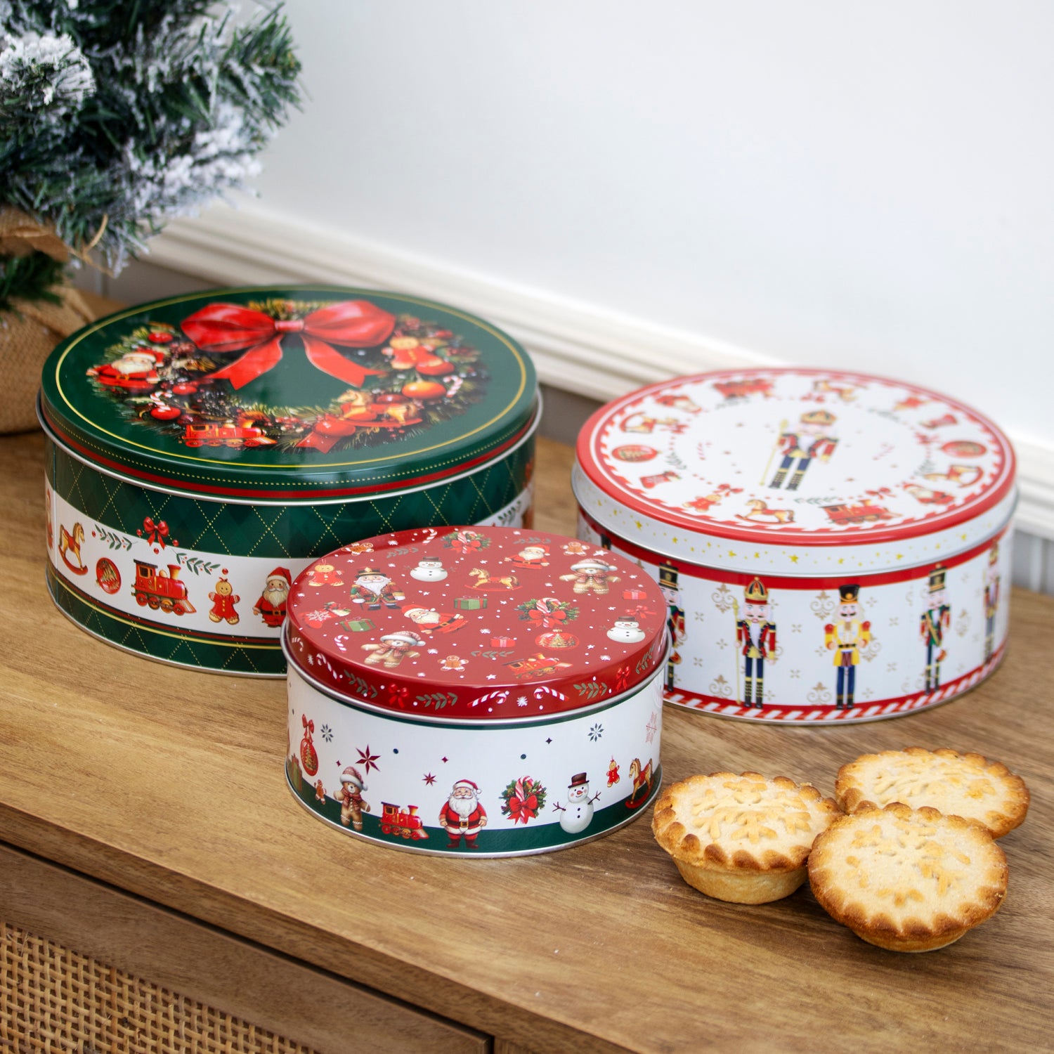 Set of 3 Festive Christmas Nesting Cake Tins