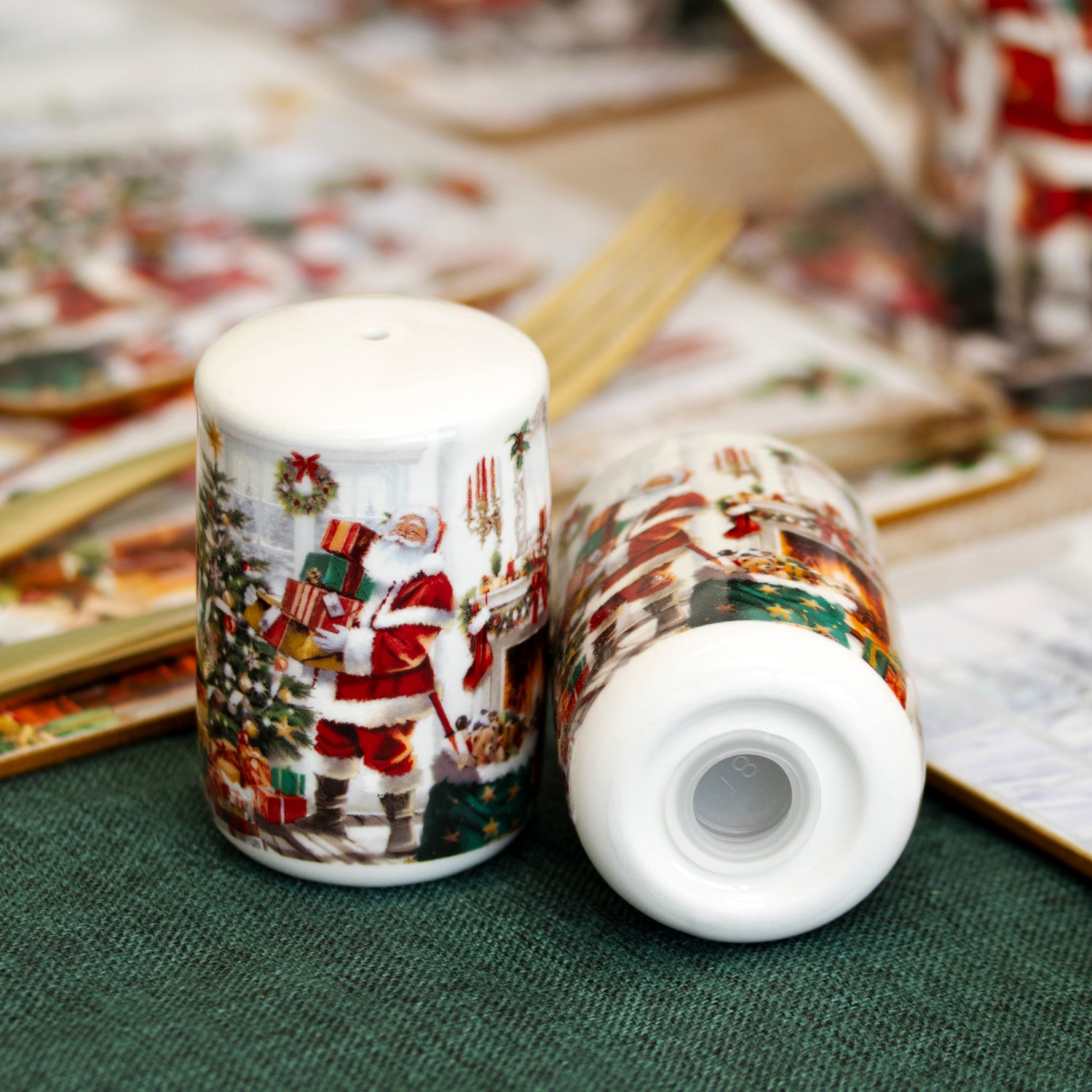 Santa Claus Salt And Pepper Shakers Set