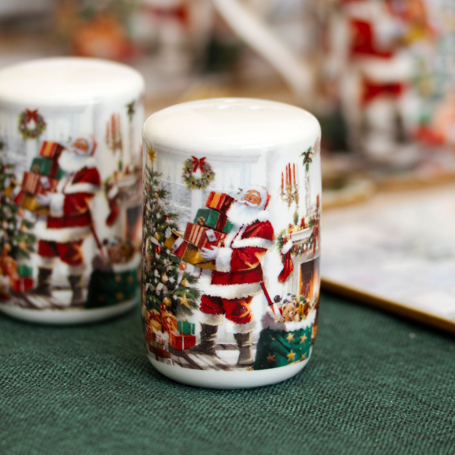 Santa Claus Salt And Pepper Shakers Set