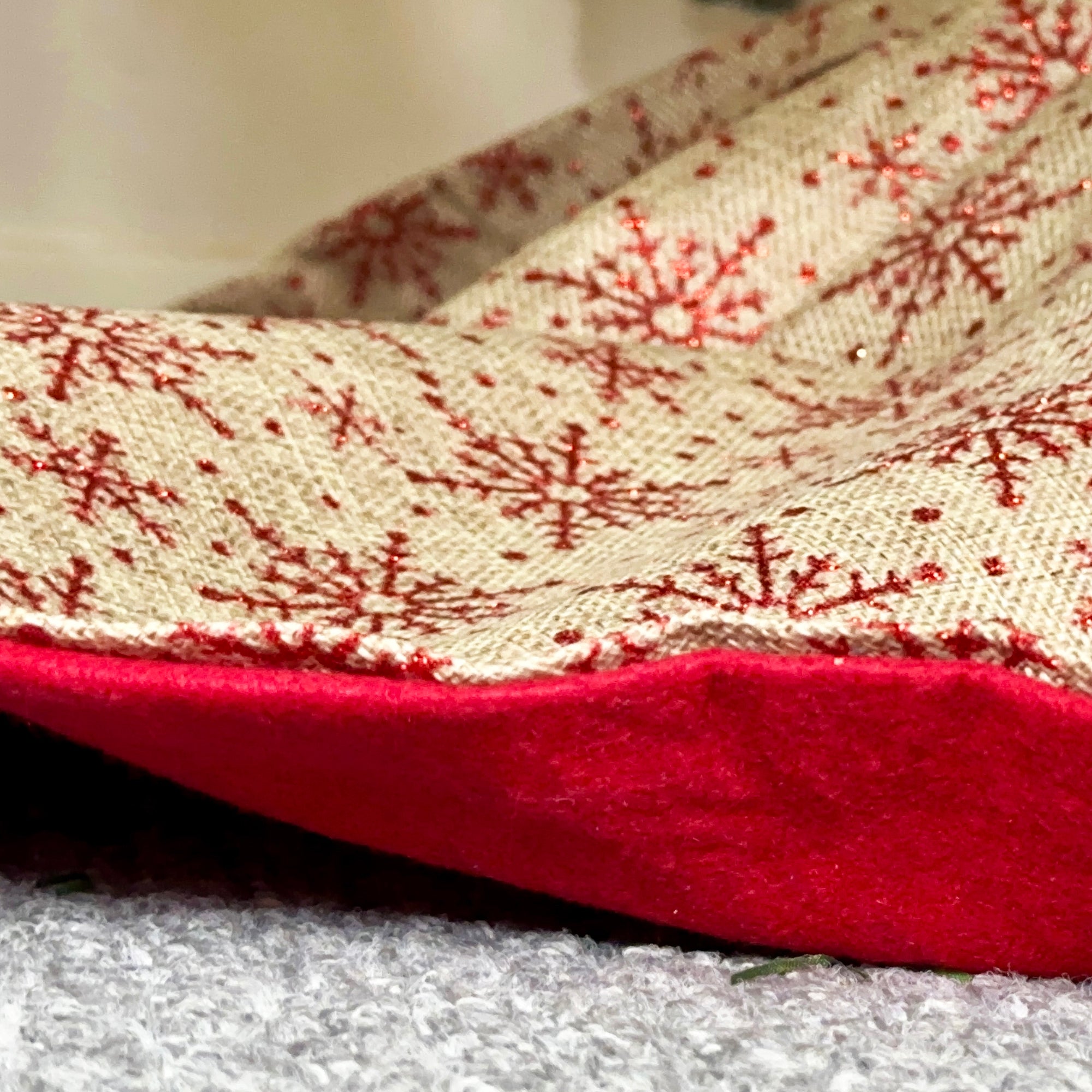 Natürlicher Schneeflocken-Weihnachtsbaumrock, 96 cm