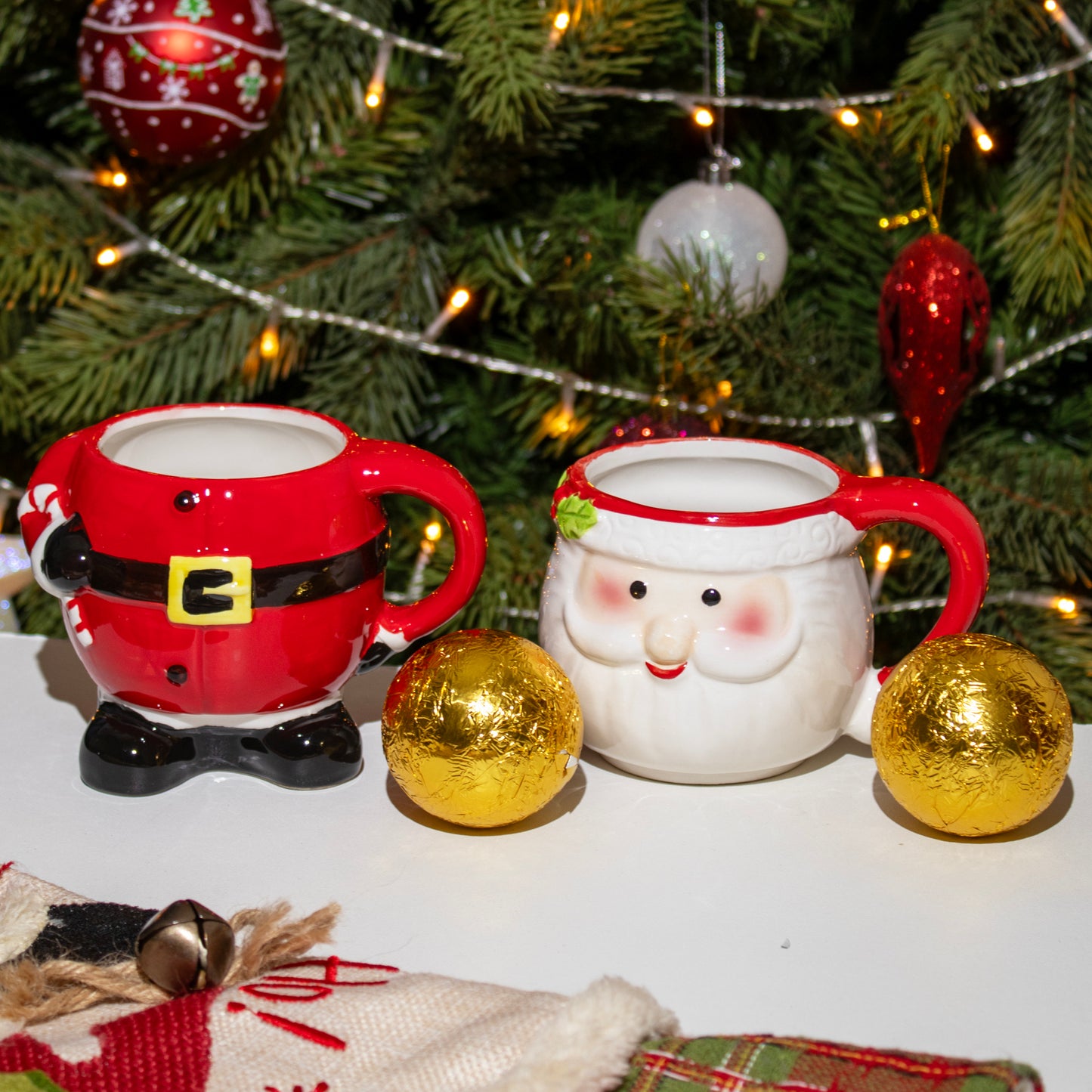 Santa Stacking Mugs & Hot Chocolate Bomb Set