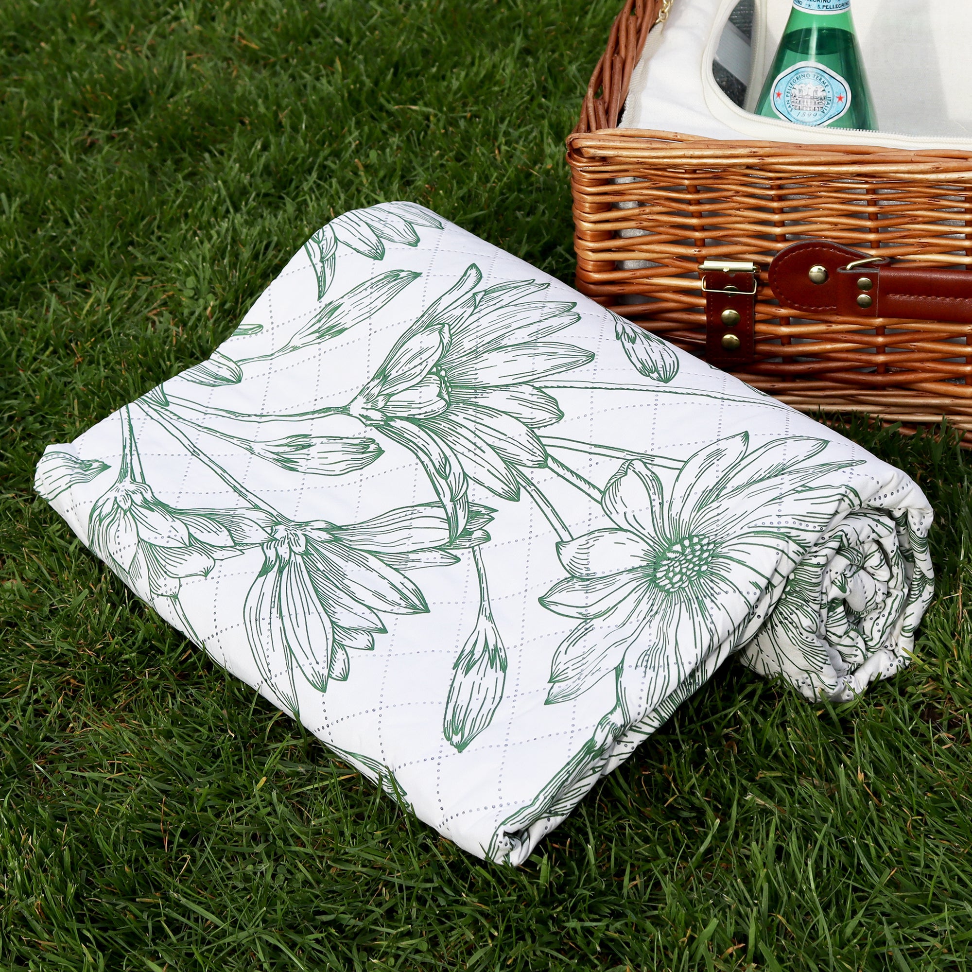 Green Flower Sketch Quilted Picnic Blanket