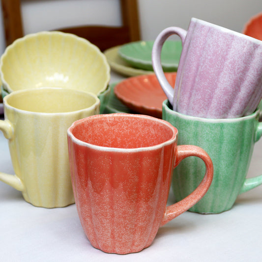 Set Of 4 Pastel Scalloped Mugs 380ml