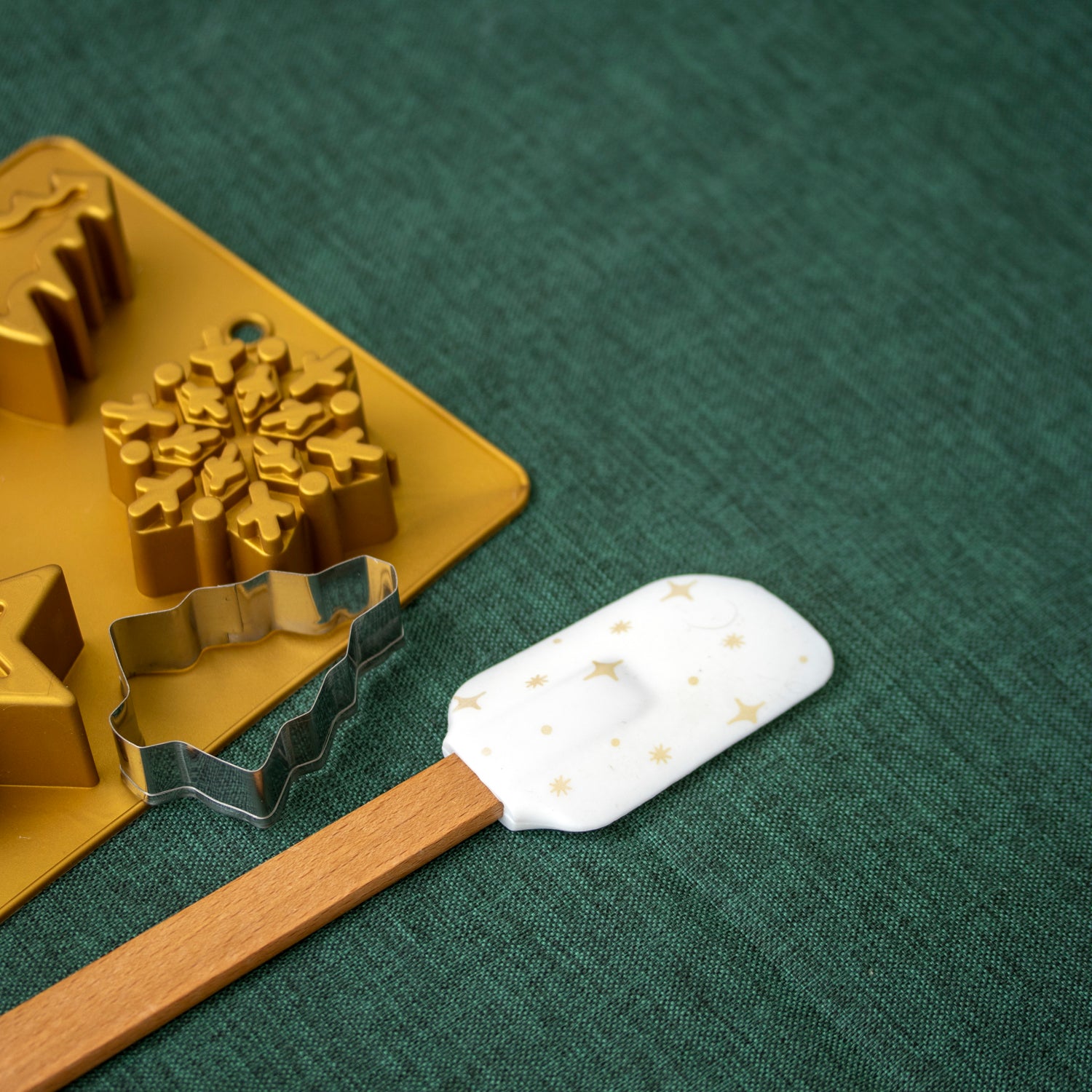 3 Piece Christmas Gingerbread & Santa Baking Set