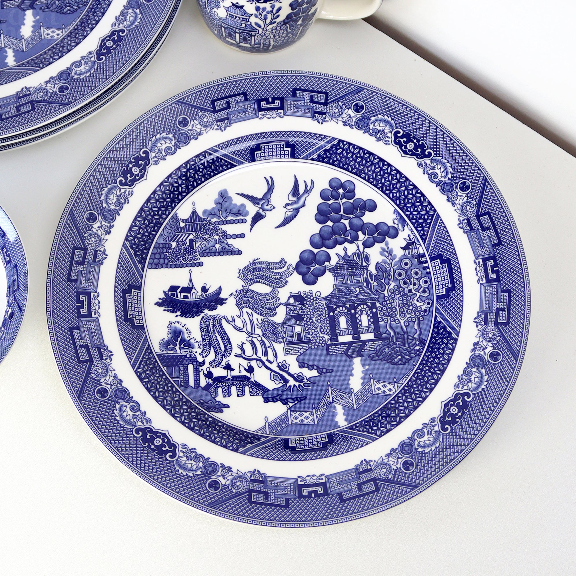 Darthome Set of Blue Willow Ceramic Dinner Plates 27cm x 27cm