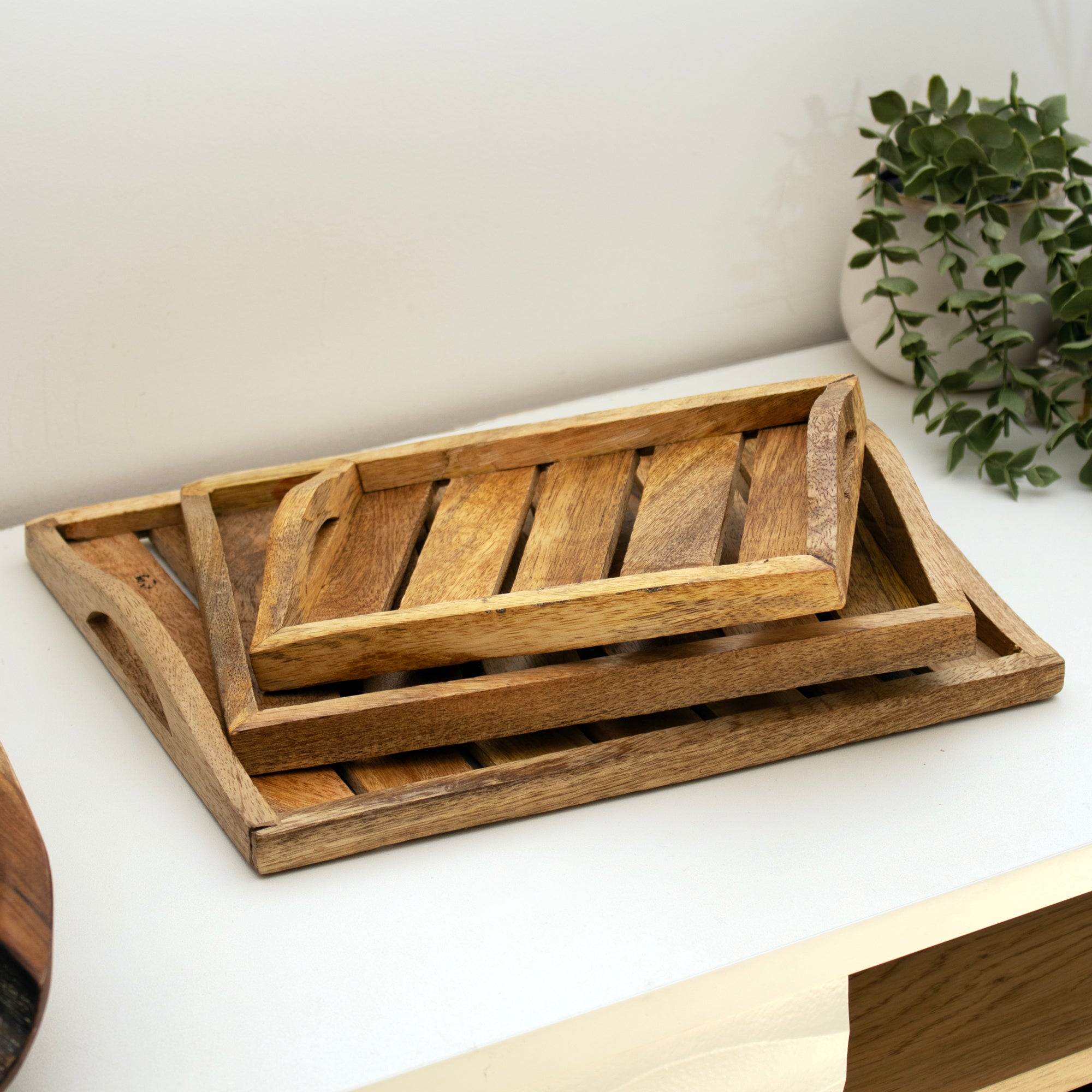 Set Of 3 Light Wood Handled Serving Trays