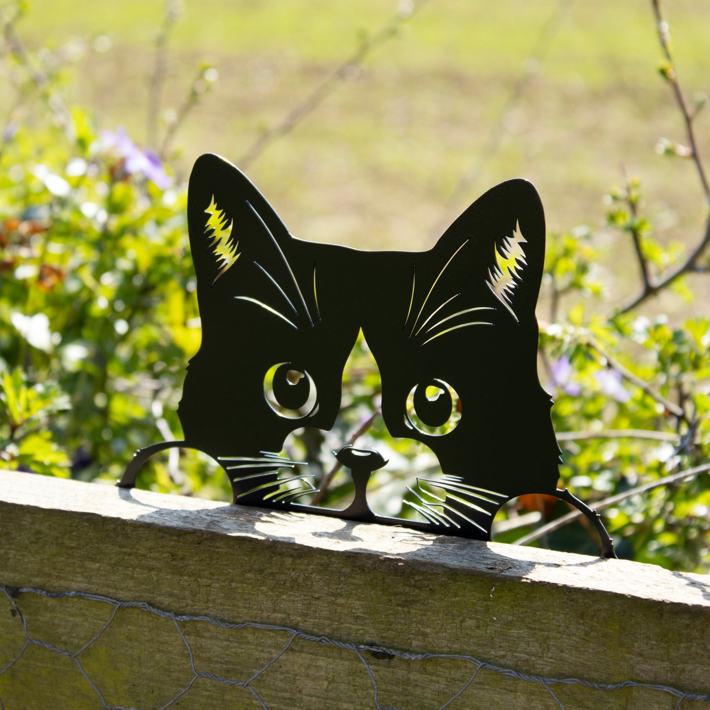 Black Metal Peeking Cat Fence Topper