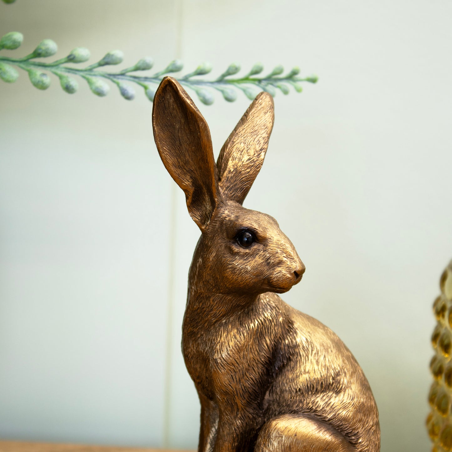 Bronzenes Mondgucker-Hasen-Ornament