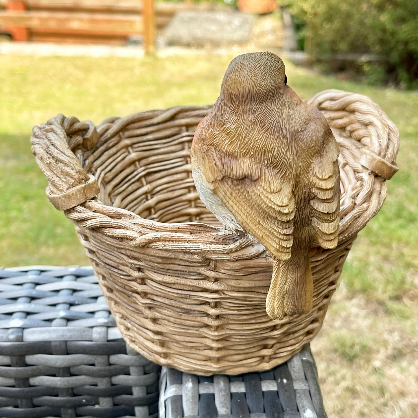 Resin Robin On Basket Bird Bath 18cm