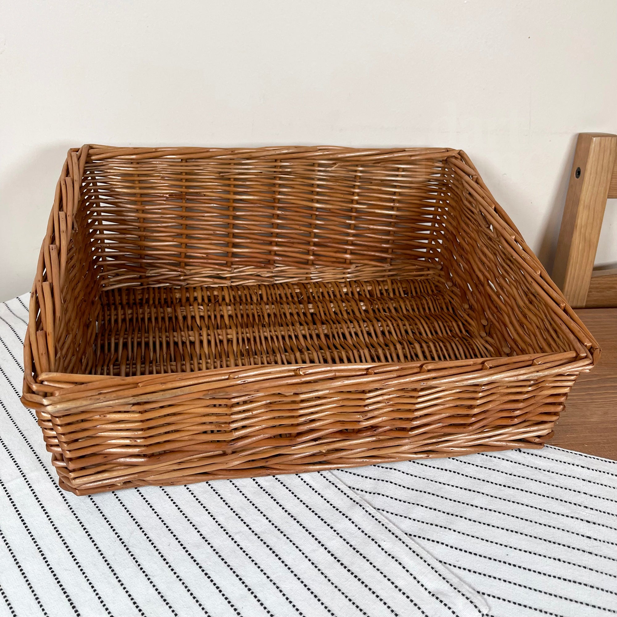 Light Steamed Wicker Bread Display Basket