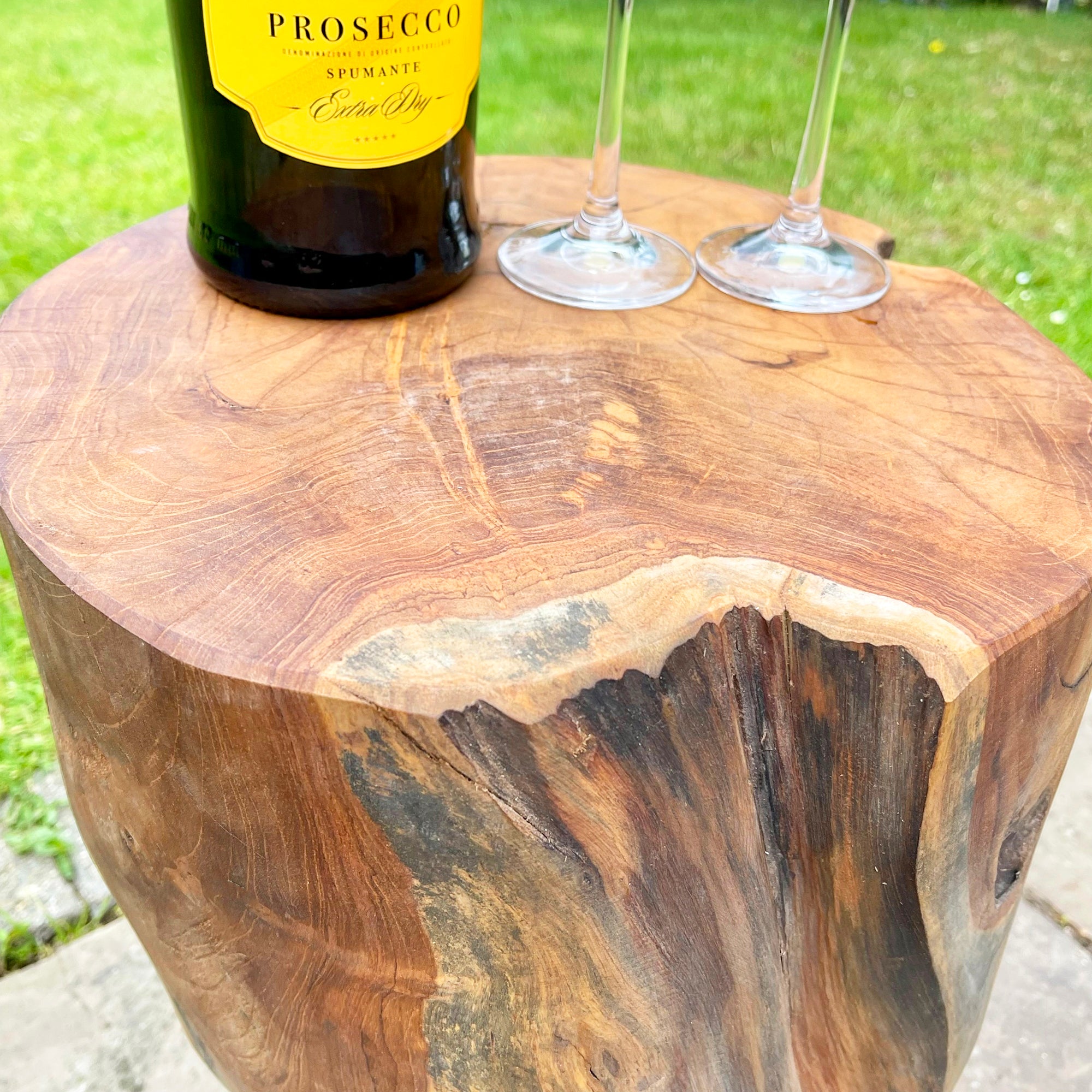 Round Fluted Teak Root Table