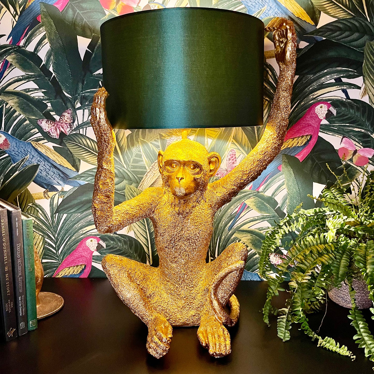 Große goldene Schimpansenlampe