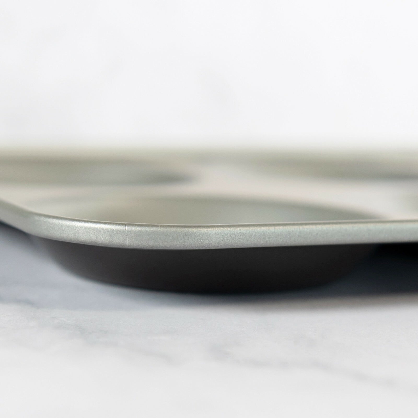 Set Of 2 Non-Stick 6 Hole Yorkshire Pudding Trays