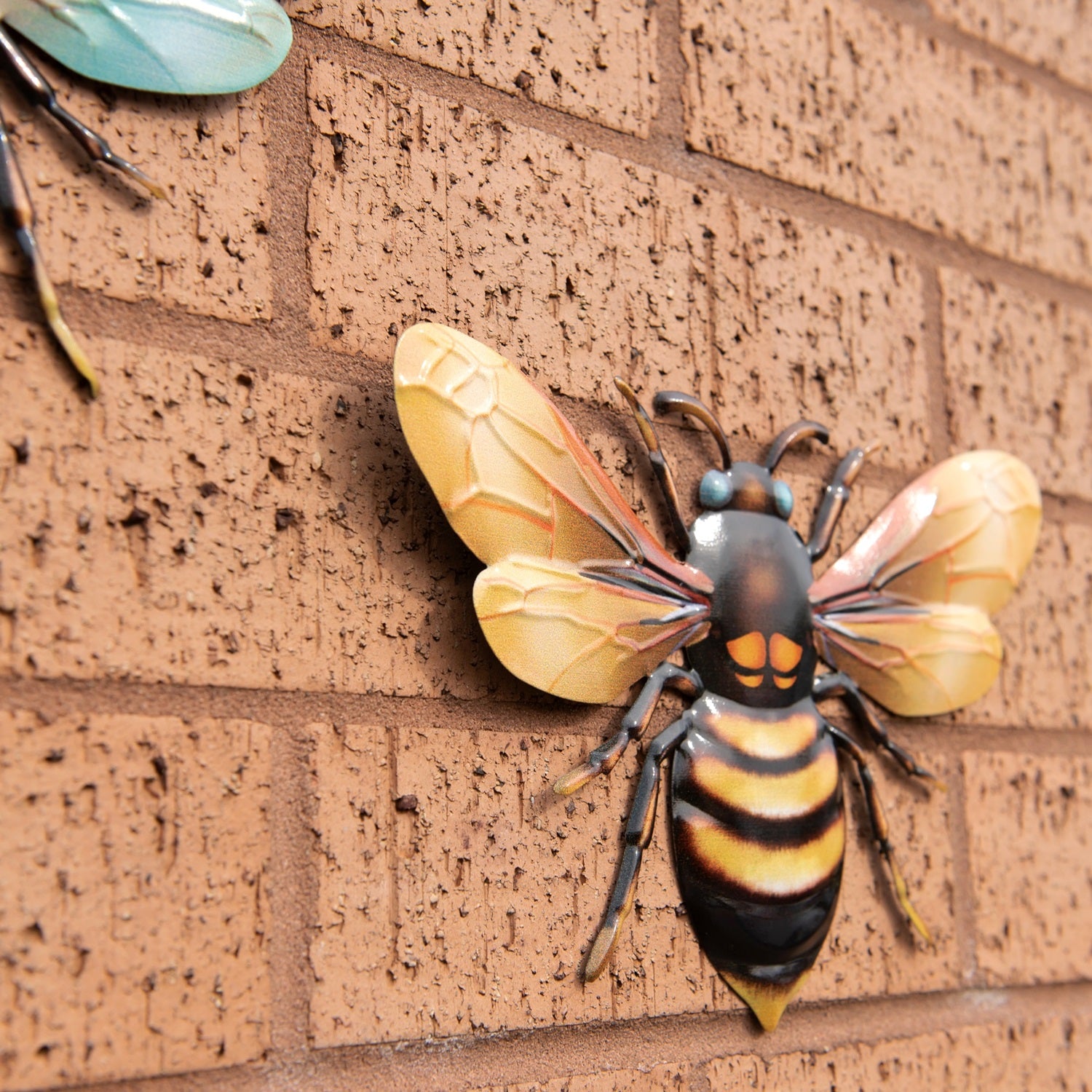 Set Of 3 Metal Bee Wall Decorations