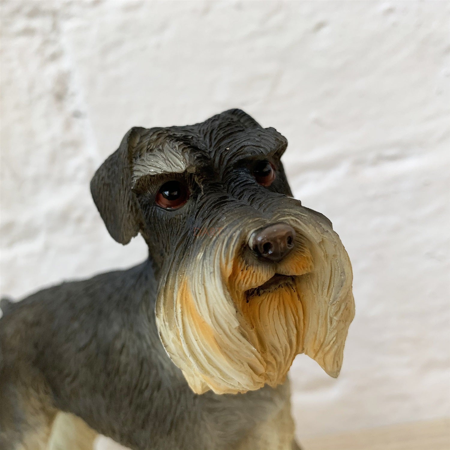 Graue deutsche Schnauzer-Hundefigur