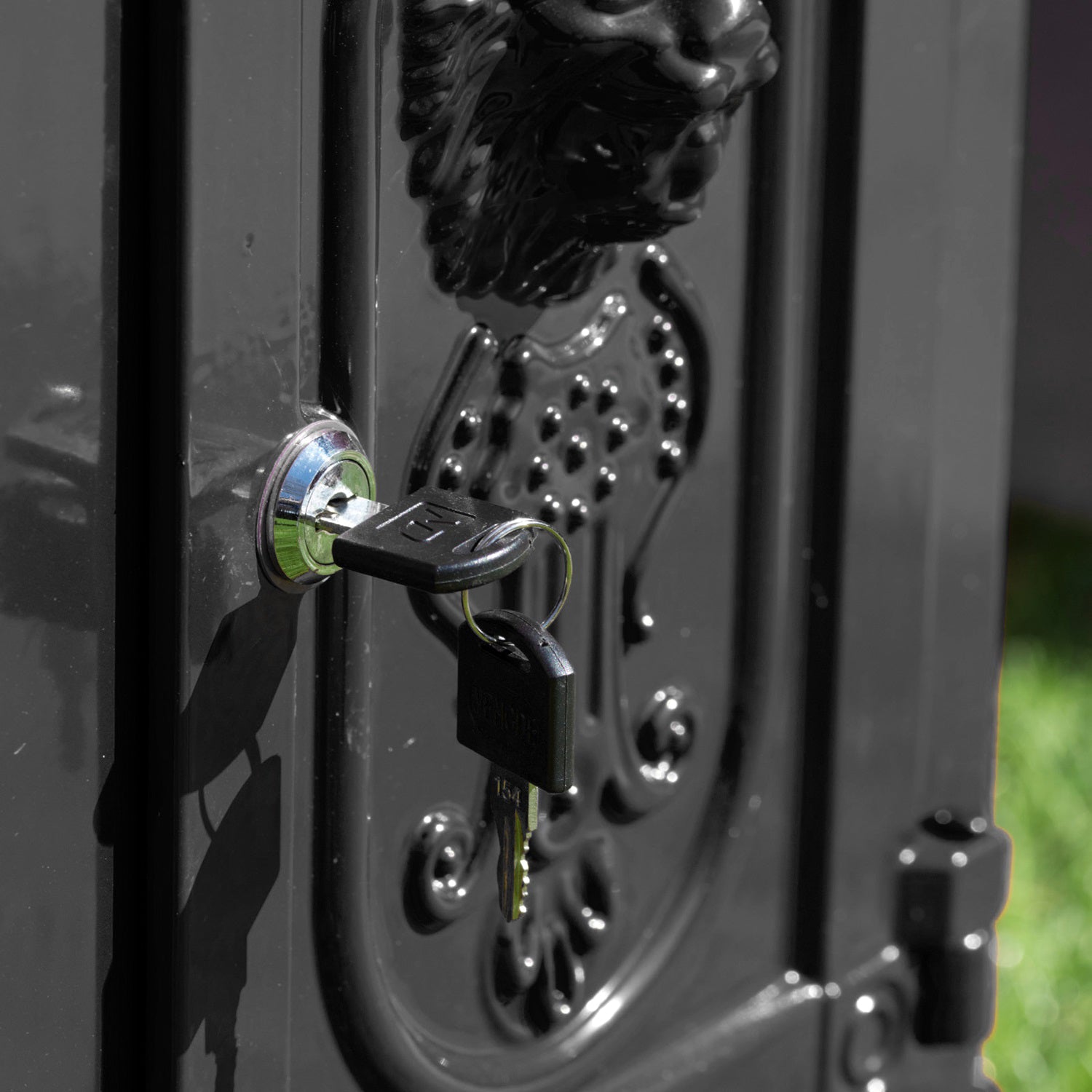Black Free Standing Victorian Post Box