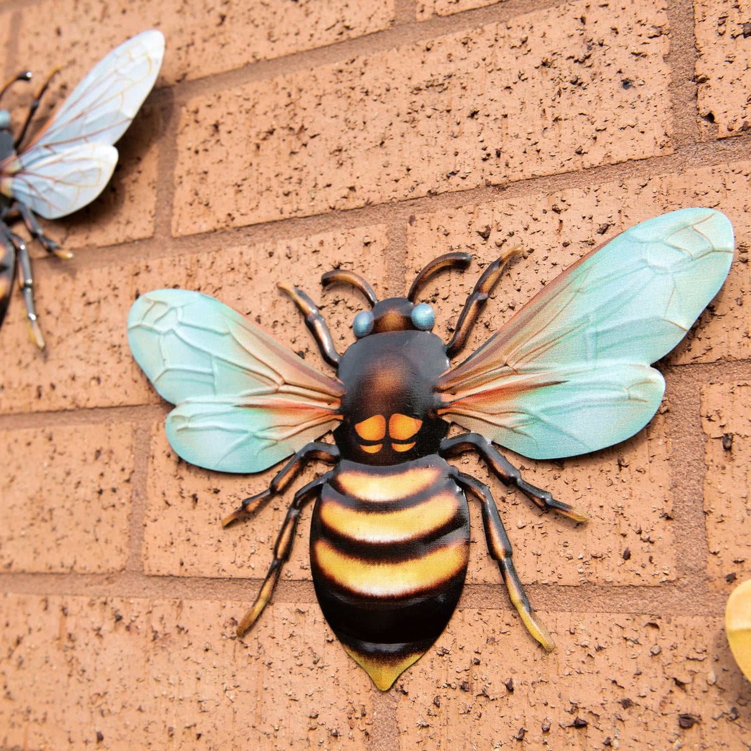 Set Of 3 Metal Bee Wall Decorations