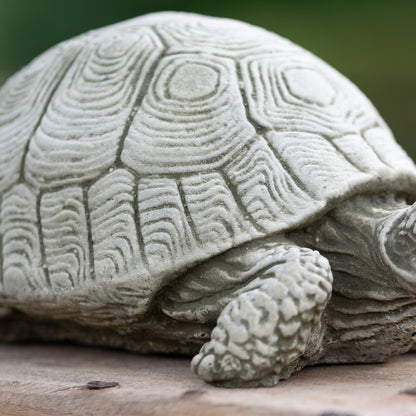 Steingut-Schildkröten-Gartenskulptur für den Außenbereich, 18 cm