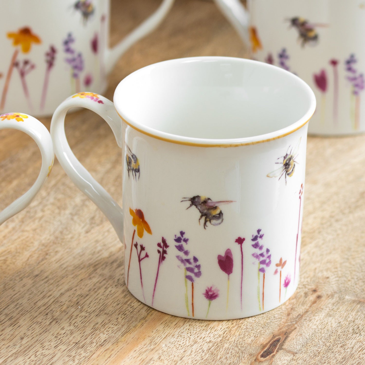 Set Of 4 Busy Bees Mugs