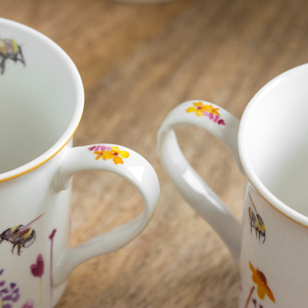 Set Of 4 Busy Bees Mugs