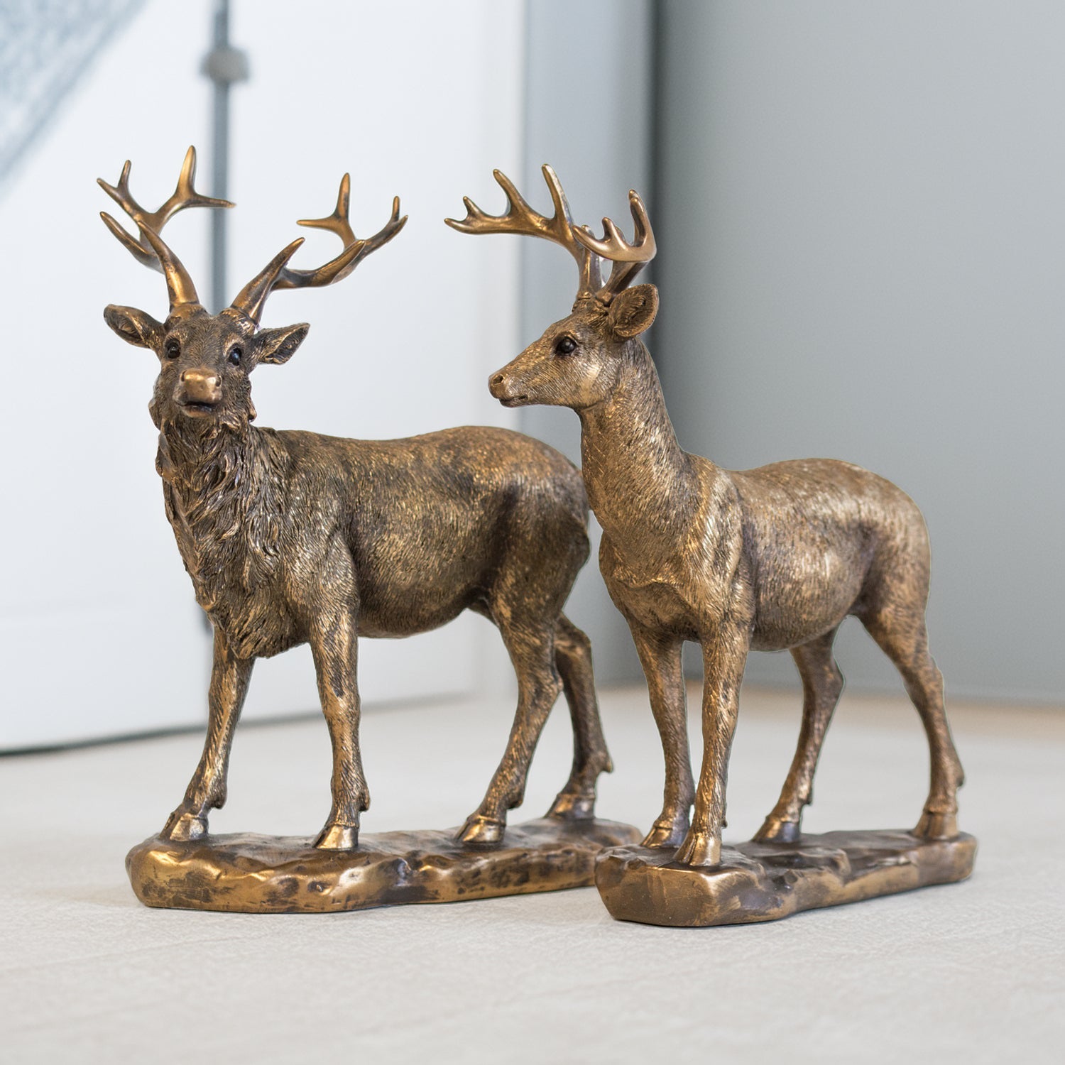 Bronzener Hirsch-Ornament, 20 cm
