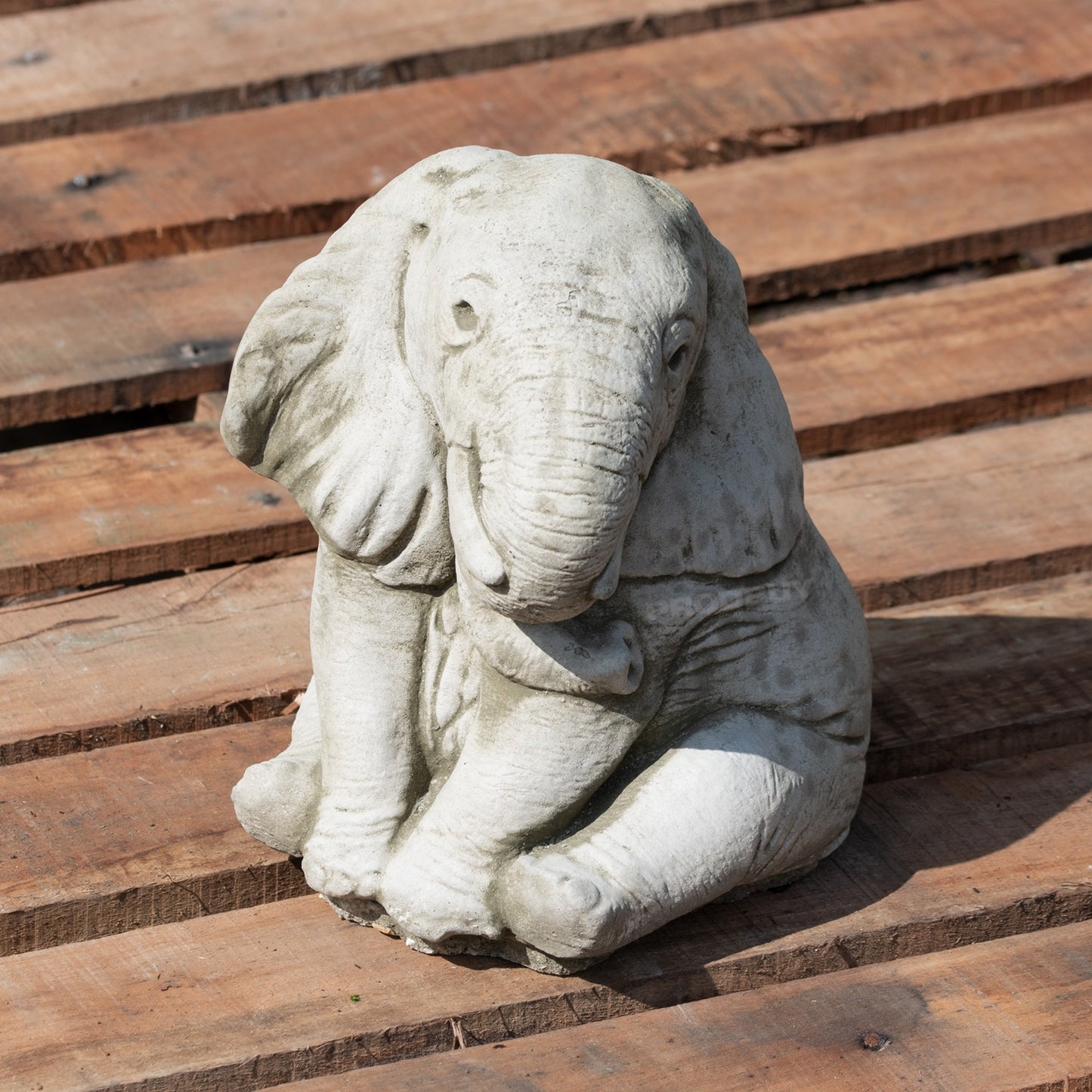 Sitzender afrikanischer Elefantenrüssel aus Stein, Gartenskulptur, 6 kg