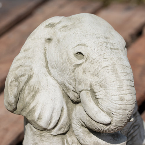 Sitzender afrikanischer Elefantenrüssel aus Stein, Gartenskulptur, 6 kg