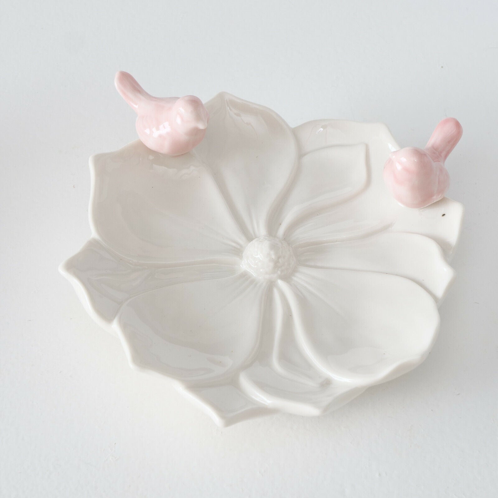Vogelhäuschen aus Keramik in Weiß und Rosa