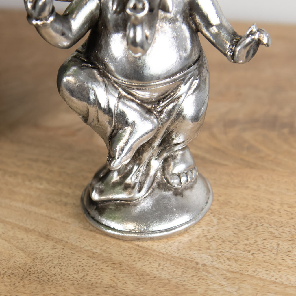 Silberner tanzender Ganesh-Elefant