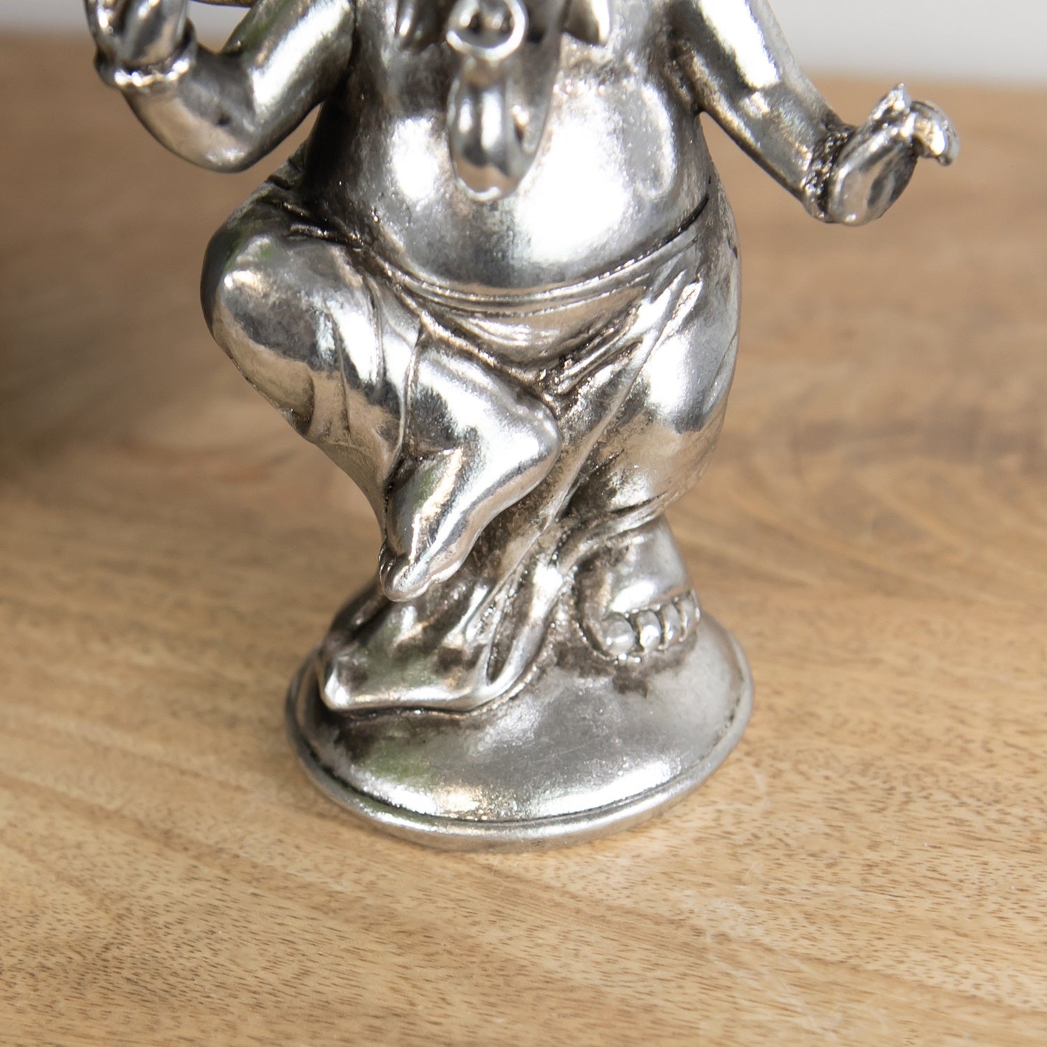 Silberner tanzender Ganesh-Elefant