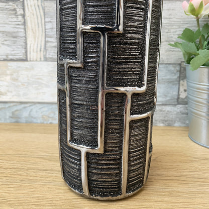 Geometrische Flaschenvase aus Gun Metal