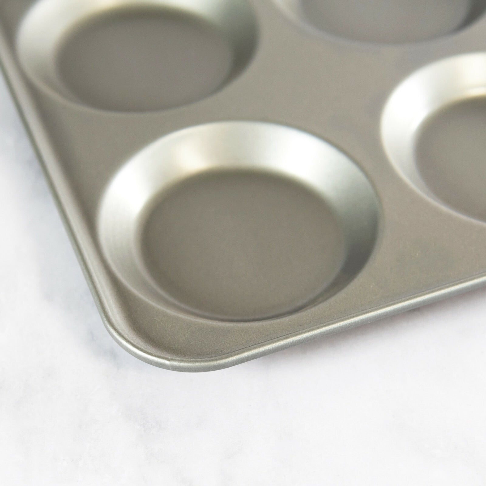 Set Of 2 Non-Stick 6 Hole Yorkshire Pudding Trays