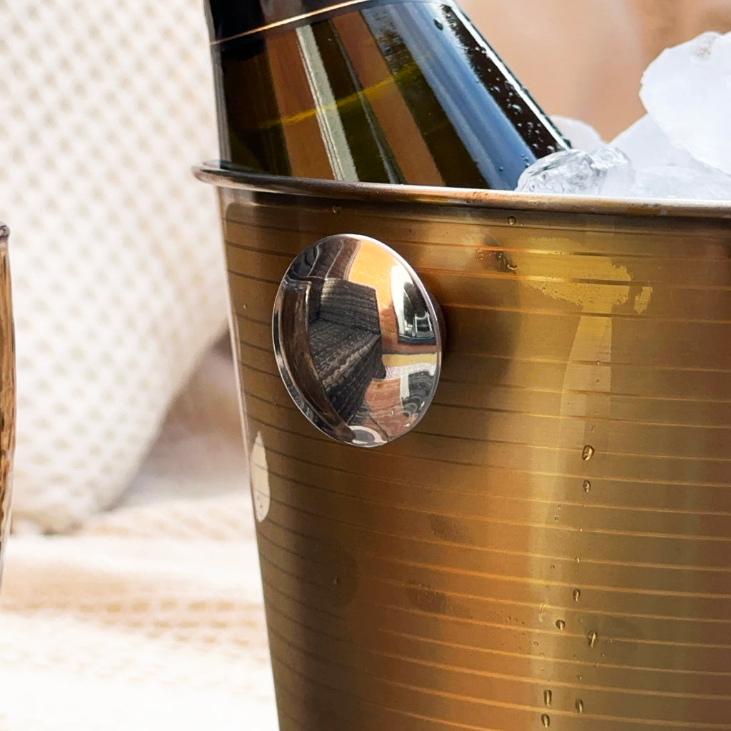 Goldfarbener Champagnerkübel aus Edelstahl