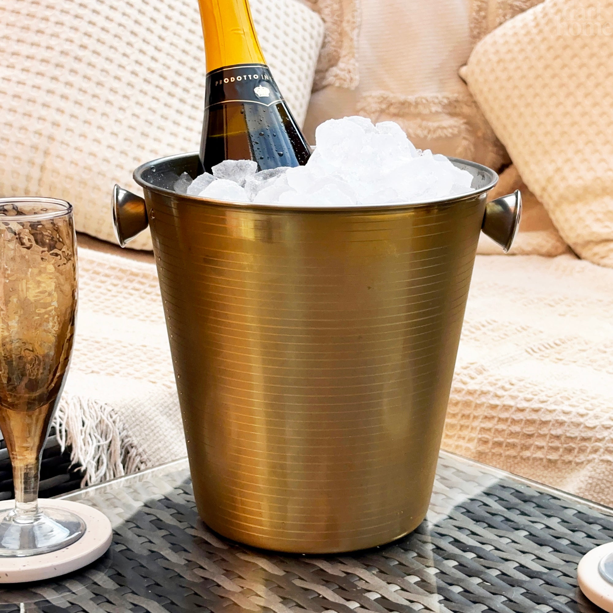 Goldfarbener Champagnerkübel aus Edelstahl