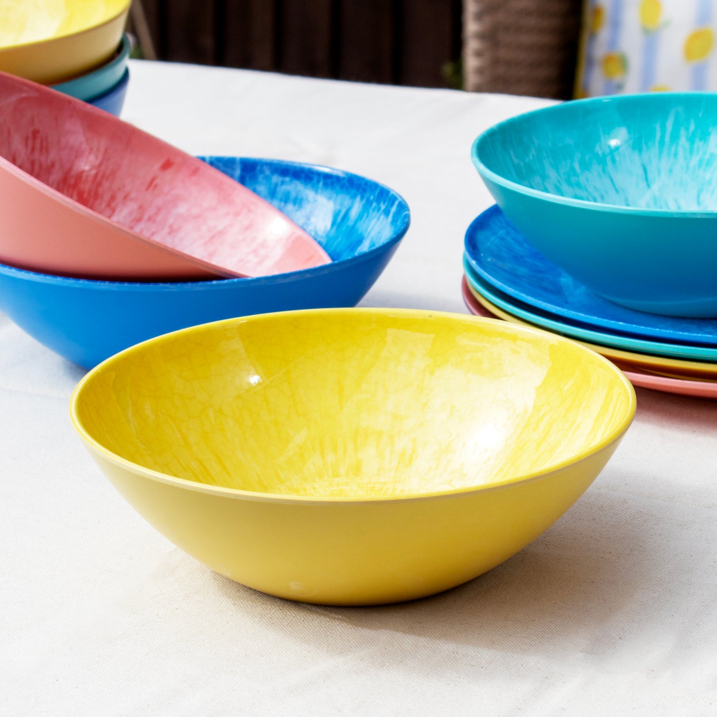 Set Of 4 Colour Mix Melamine Outdoor Bowls