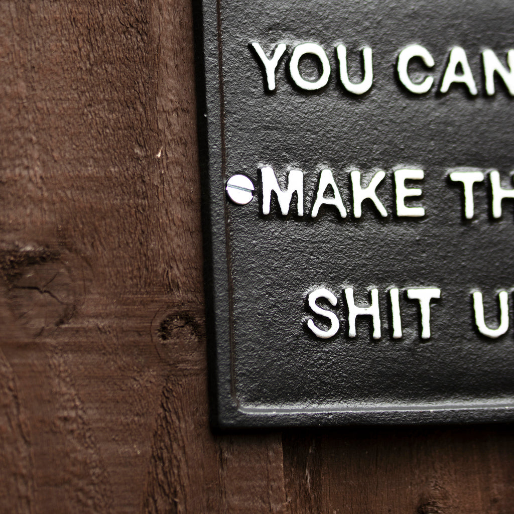 Bullsh*t-Eckschild aus Gusseisen